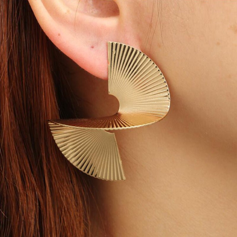 Gilded Fan Statement Earrings ⭐⭐⭐⭐⭐ - DAG JEWELRY